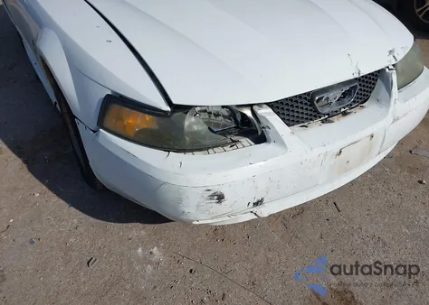 1999 Ford Mustang z USA, uszkodzony, nr VIN 1FAFP4045XF109552